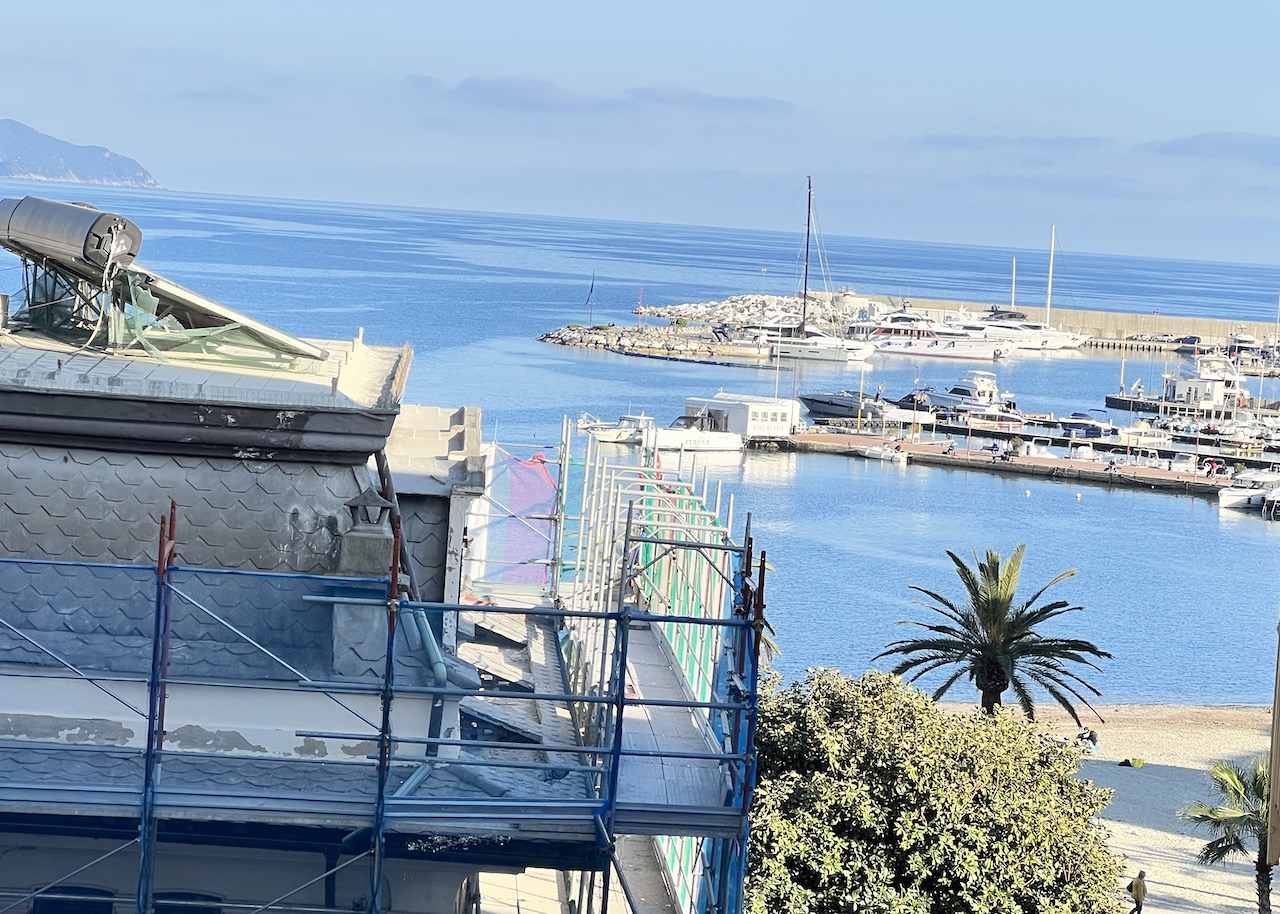 Trilocale Centralissimo piano alto a Rapallo